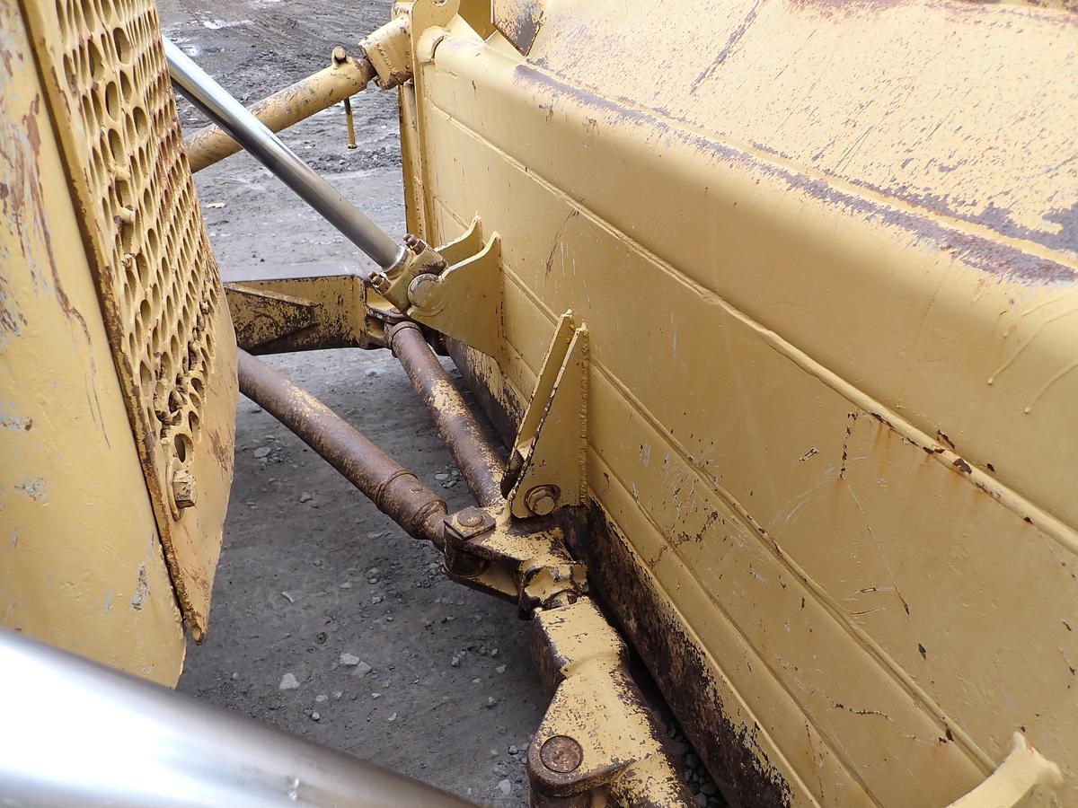 Used 1980 CAT D7G Crawler Dozer w/ RIPPER!