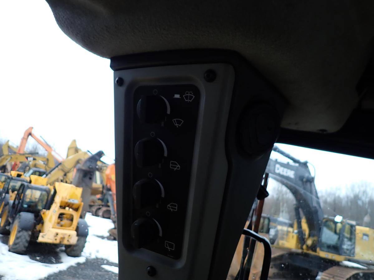 Used 2022 CAT D6 LGP Crawler Dozer 