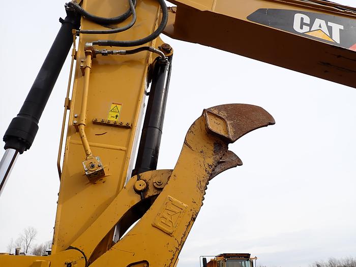 Used 2012 CAT 320EL