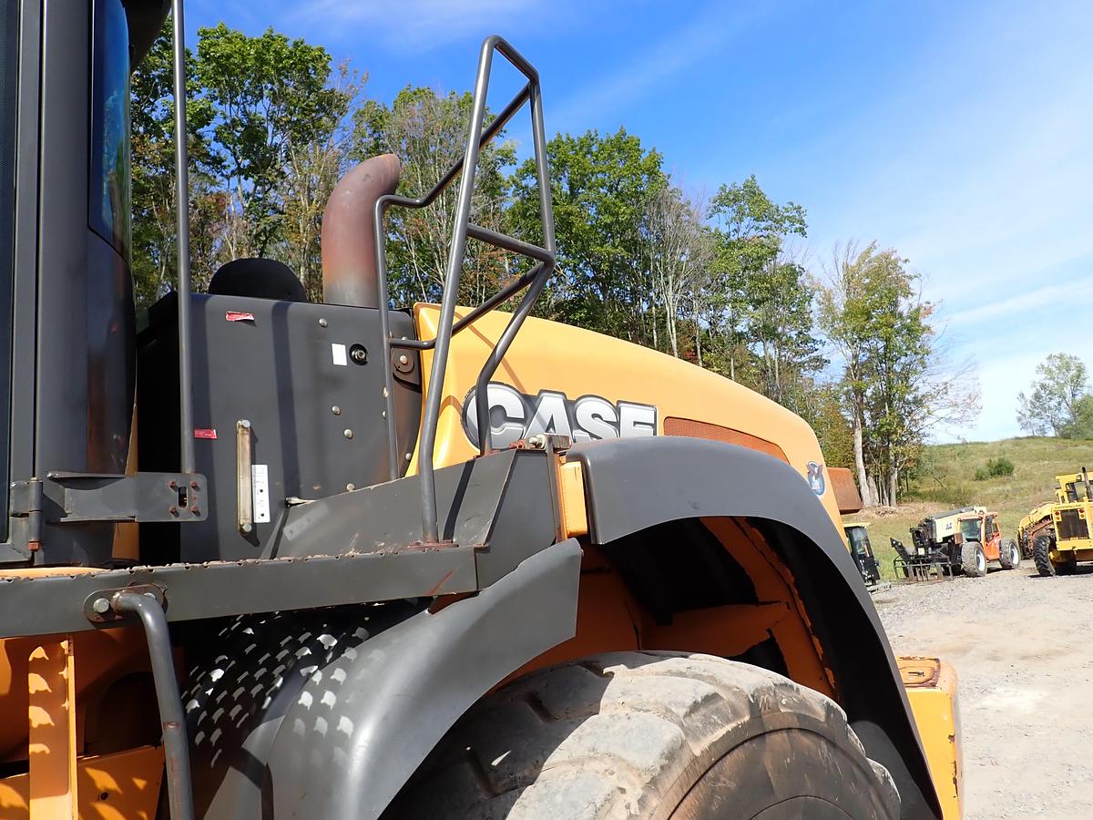 Used 2012 Case 1021F Wheel Loader 5700 HOURS