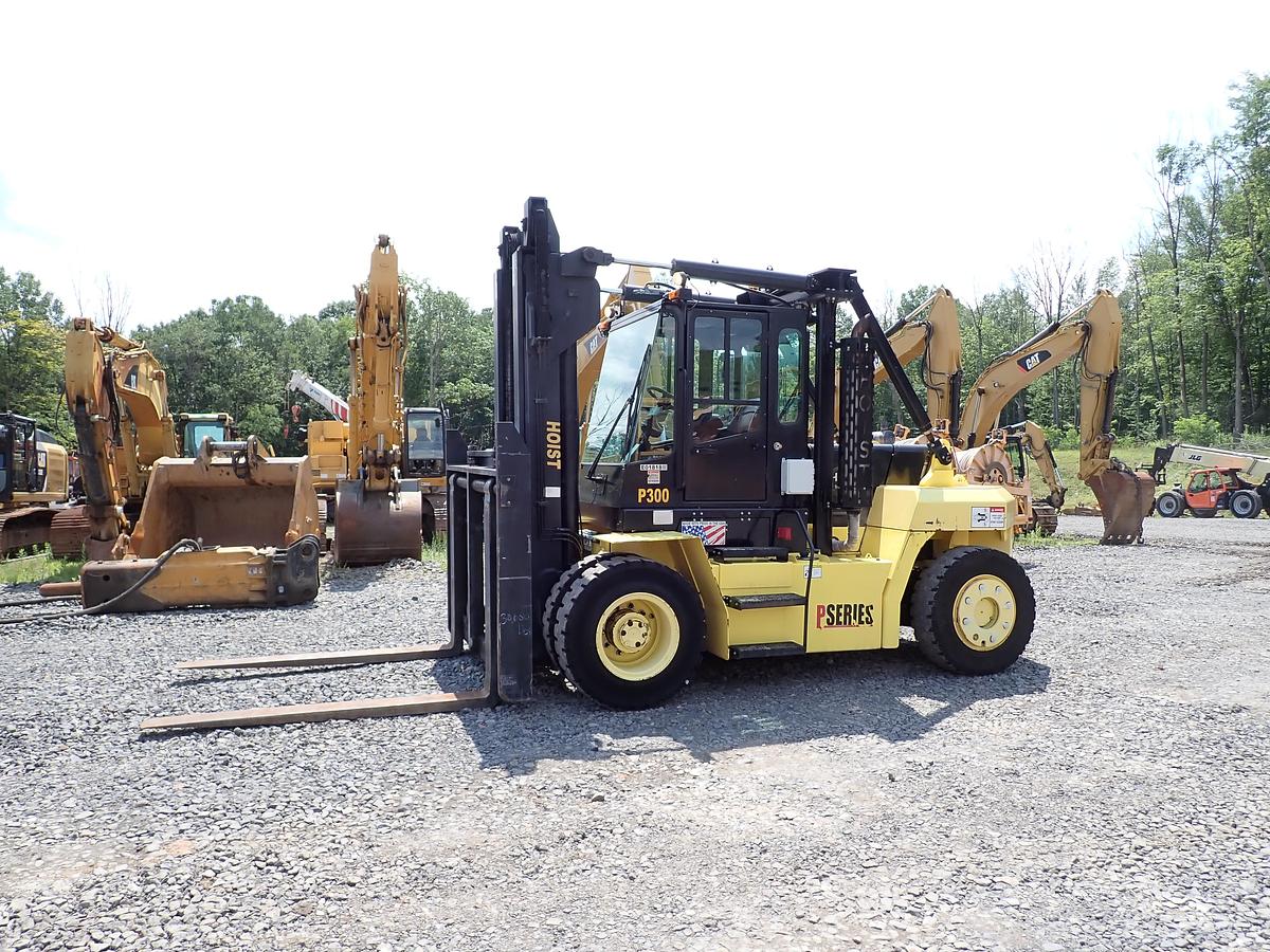 Used 2015 Hoist P300 30,000 Lb Forklift LOW HOURS! 