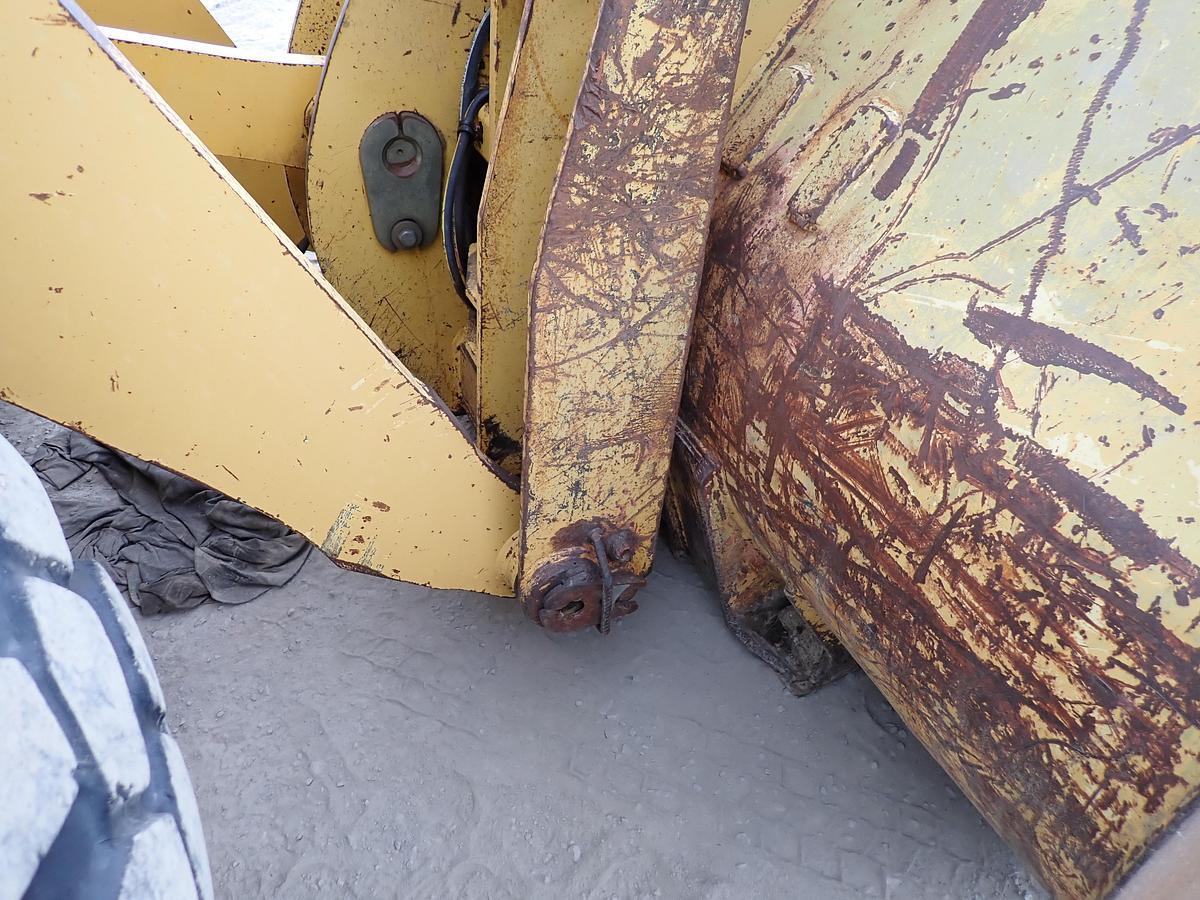 Used 2001 John Deere 624H Wheel Loader