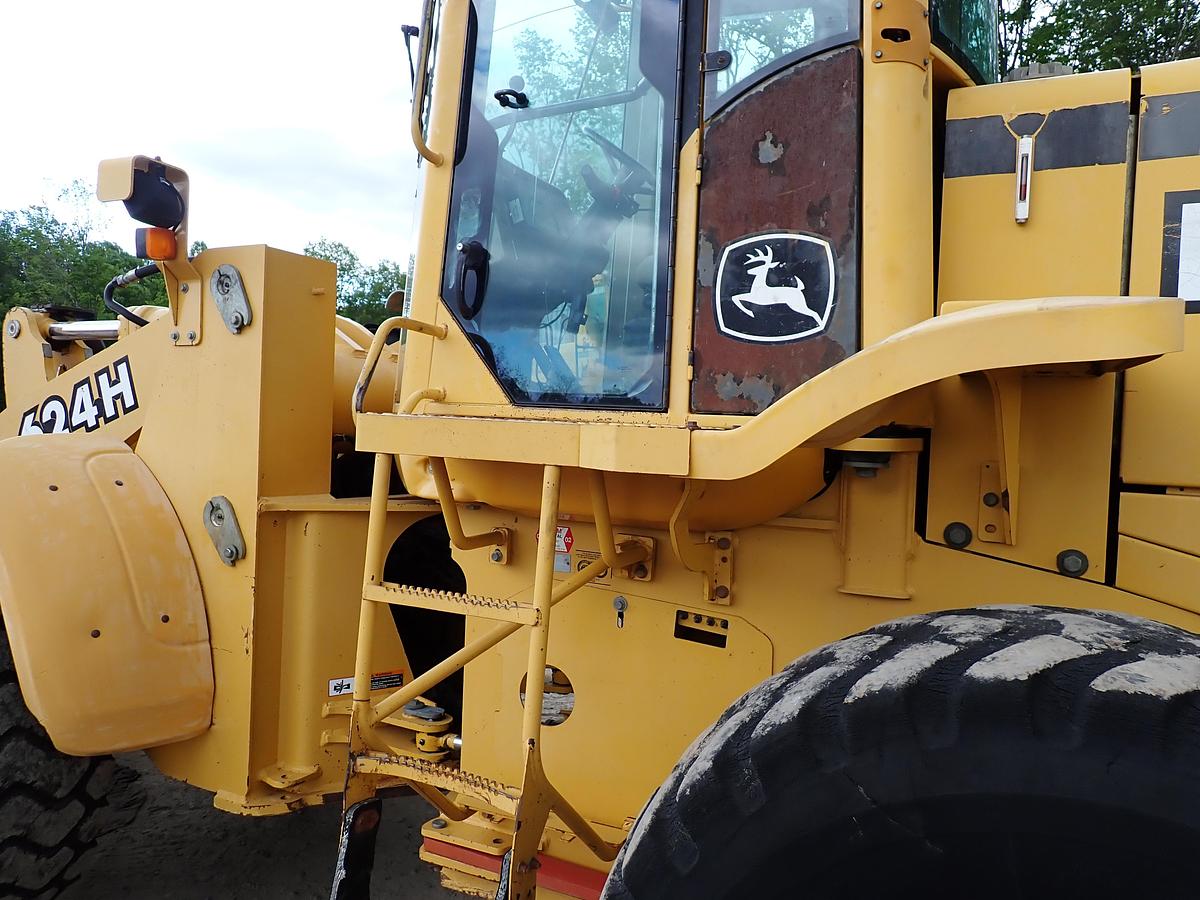 Used 2001 John Deere 624H Wheel Loader