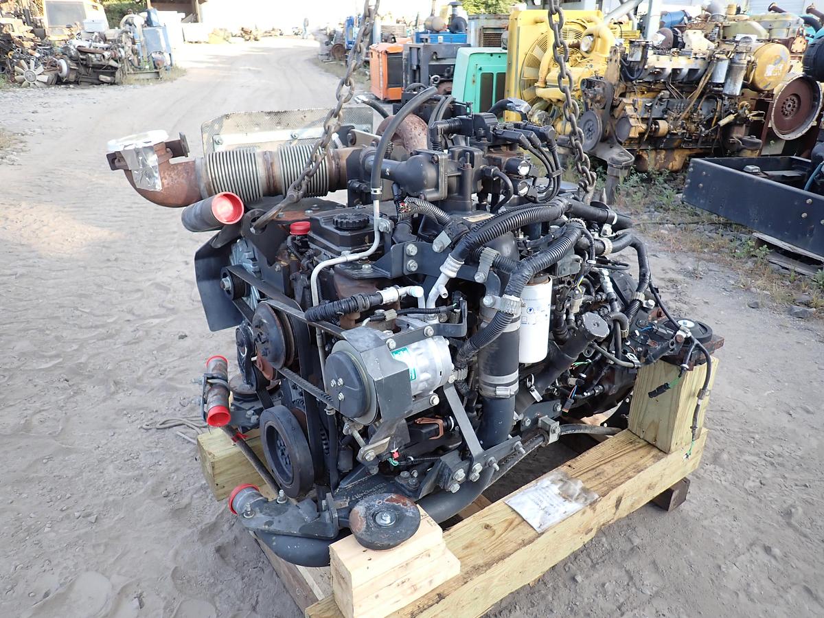 Used 2016 Komatsu SAA6D107E-3 Diesel Engine PC210LC-11 EXCAVATOR