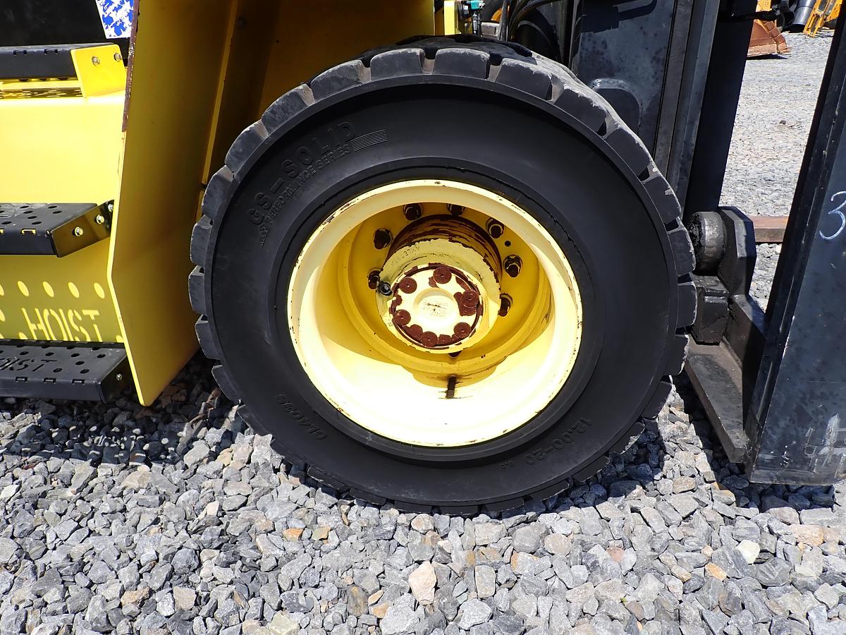 Used 2015 Hoist P300 30,000 Lb Forklift LOW HOURS!