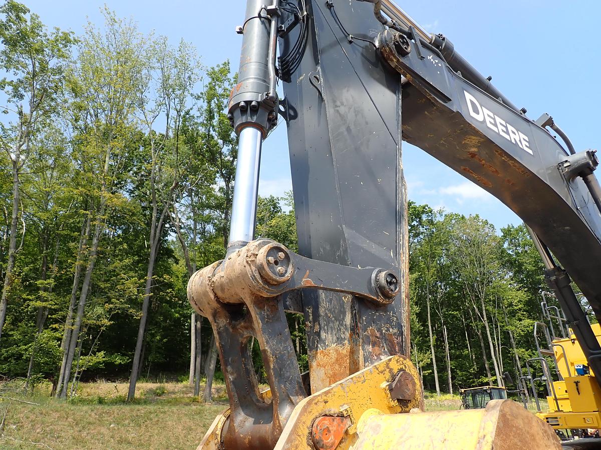 Used 2021 John Deere 870G LC Hydraulic Excavator MASS EXCAVATING BOOM