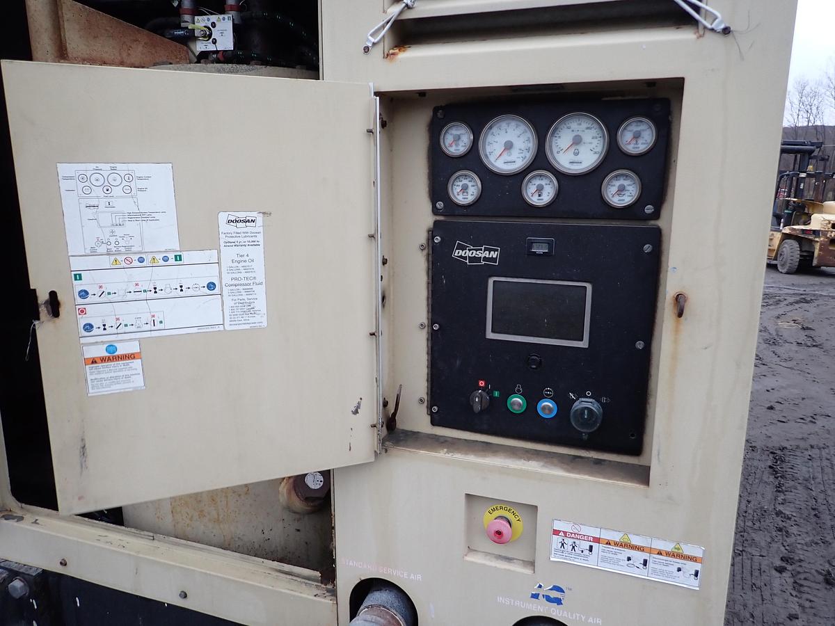 Used 2014 Doosan HP1600 Air Compressor