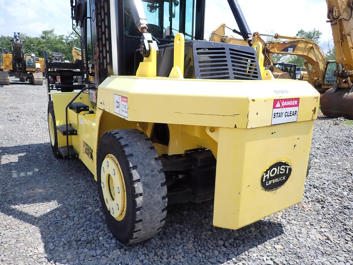 Used 2015 Hoist P300 30,000 Lb Forklift LOW HOURS!
