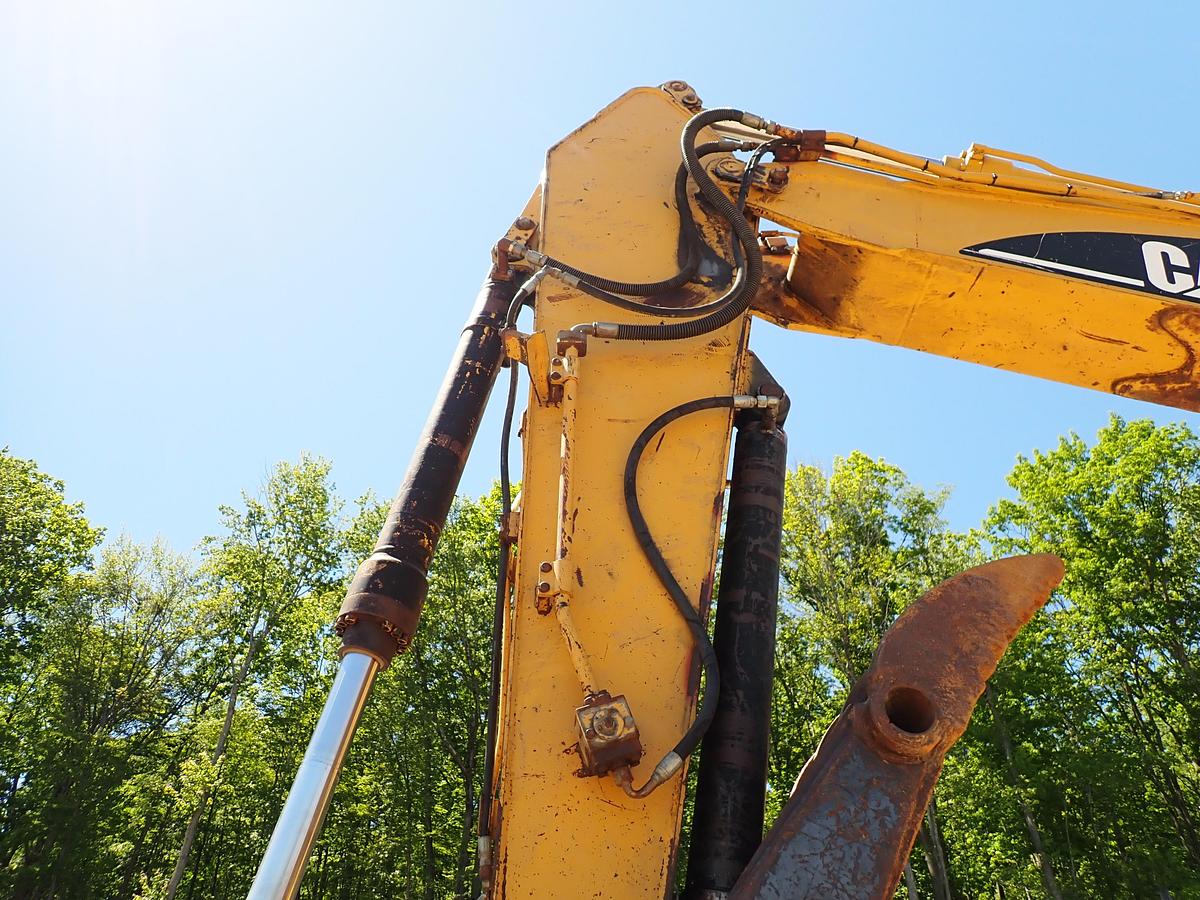 Used 2006 CAT 320CL