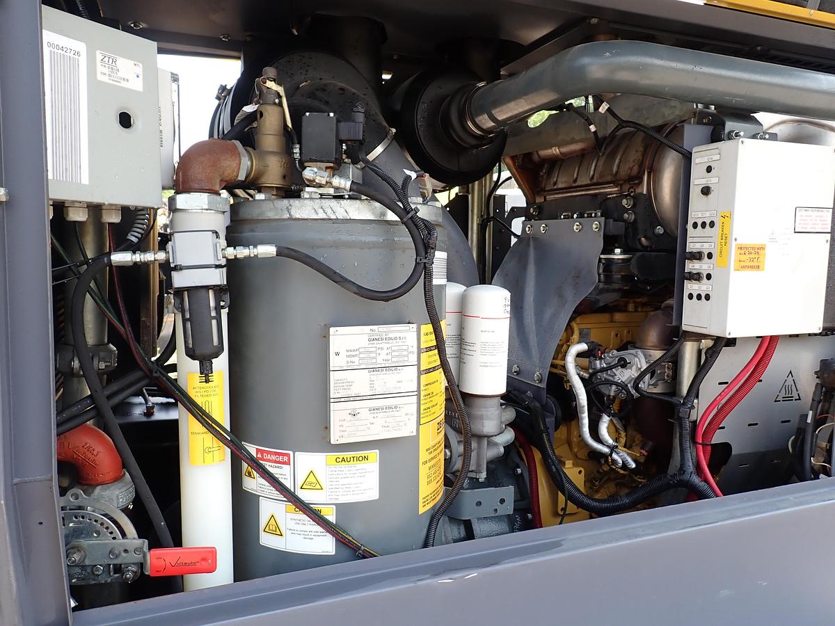 Used 2020 Atlas Copco XAS950CD8 950 CFM Air Compressor 842 HOURS