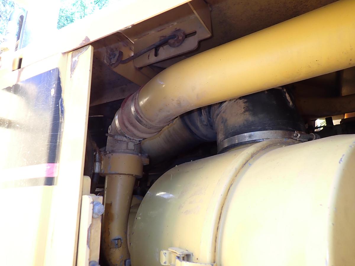 Used 2004 CAT 621G Motor Scraper