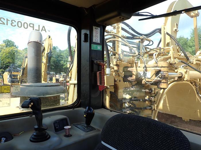 Used 2001 CAT 621G Motor Scraper