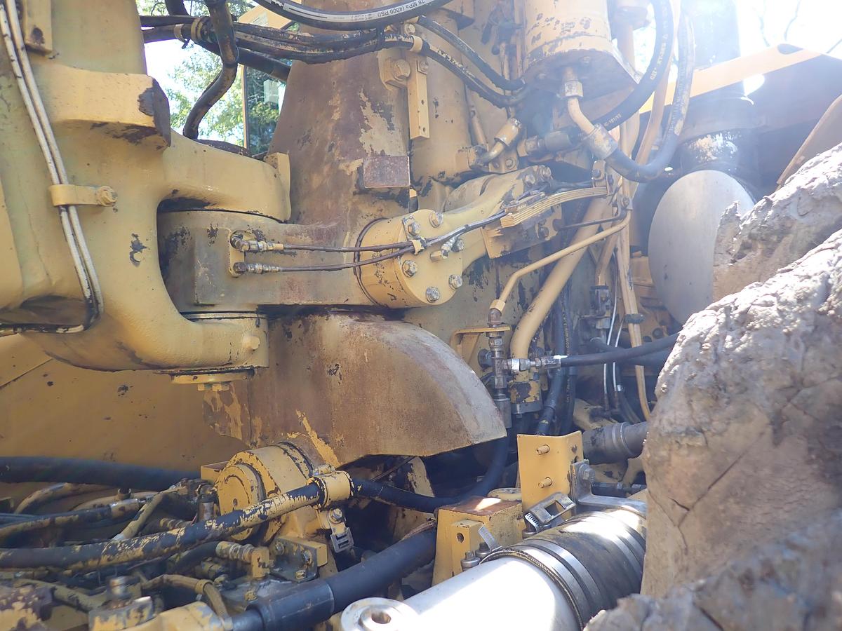 Used 2004 CAT 621G Motor Scraper