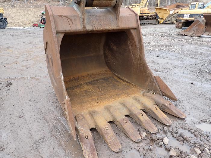 Used 2004 John Deere 600C LC Excavator