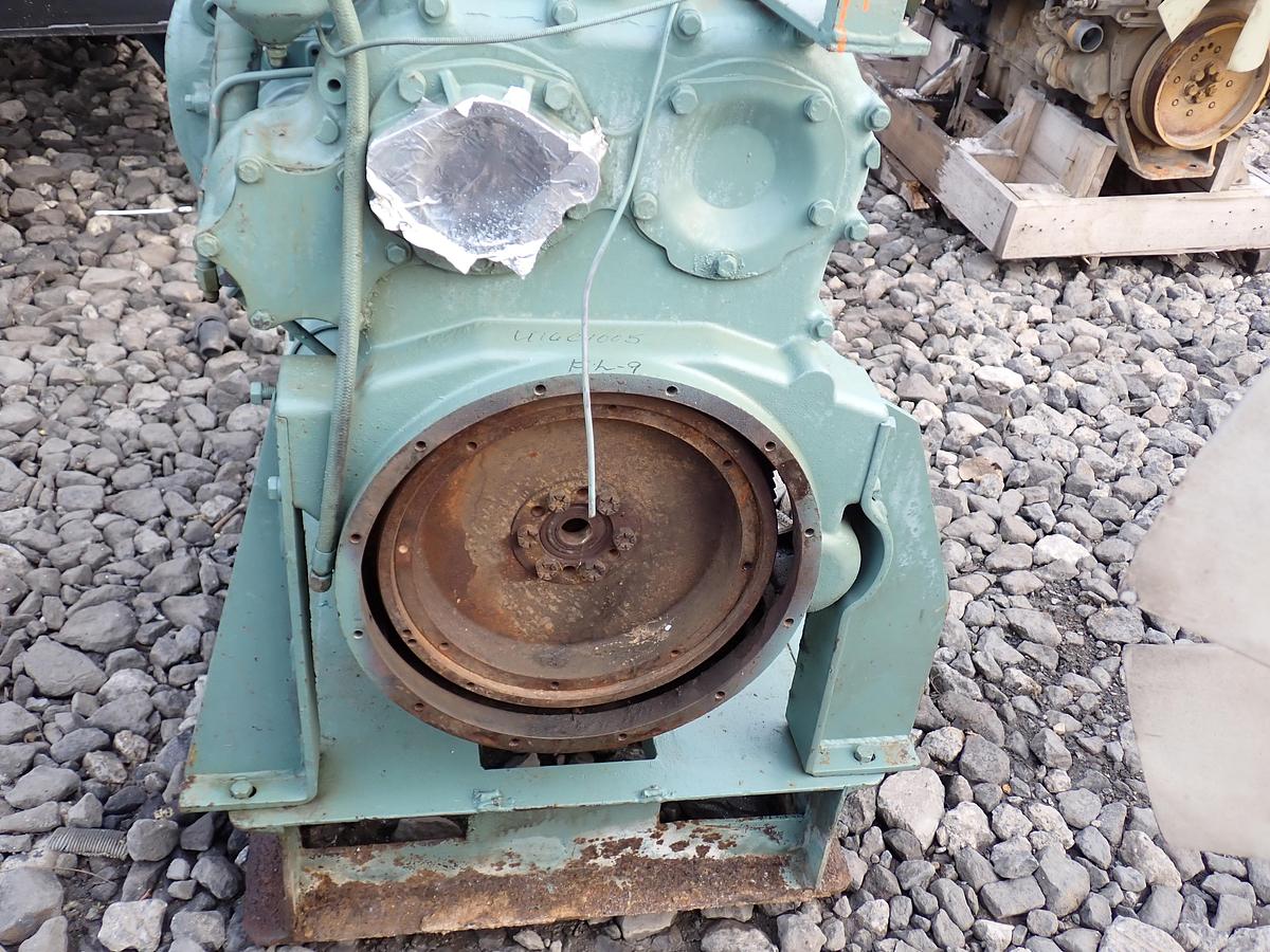 Used Detroit Diesel 4-71 Engine RIGHT HAND EXHAUST