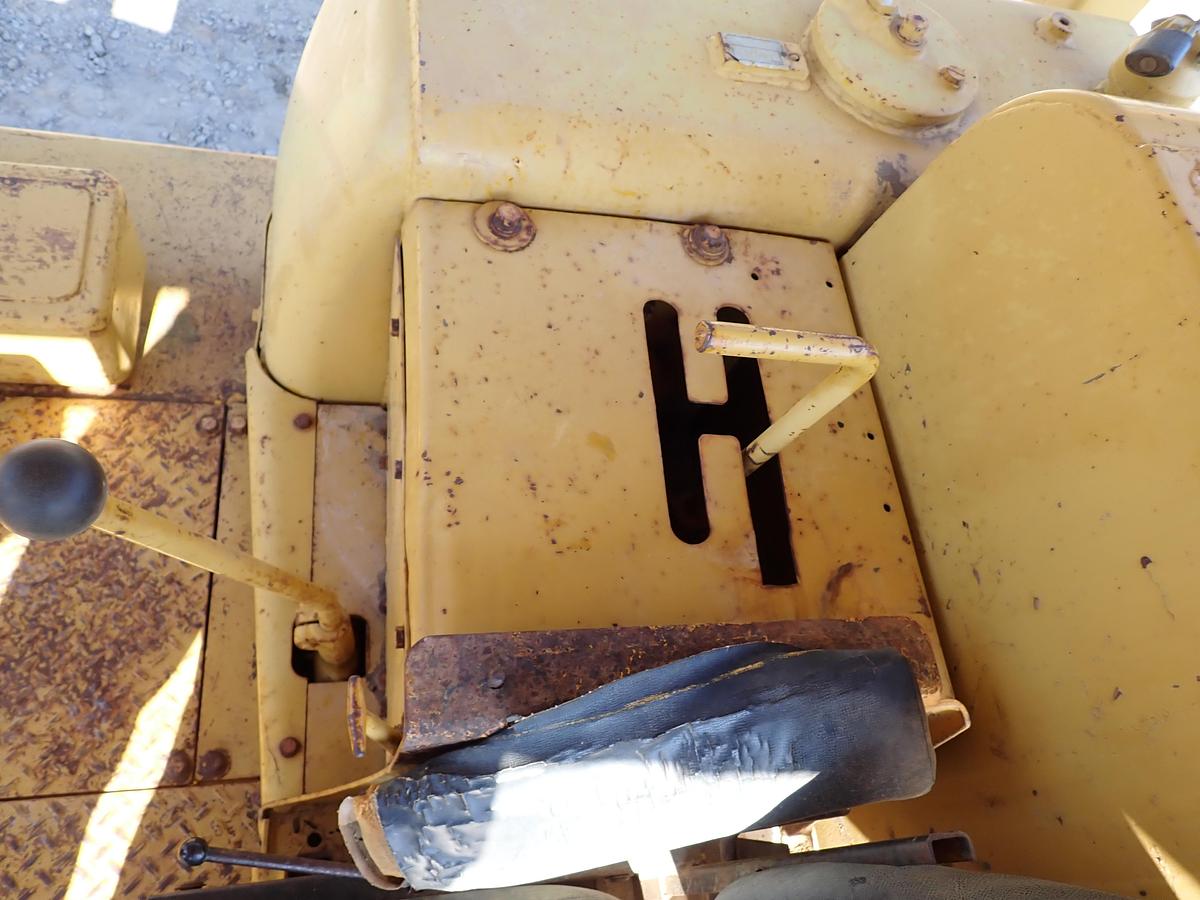 Used 1971 CAT D8H Crawler Dozer w/ RIPPER!