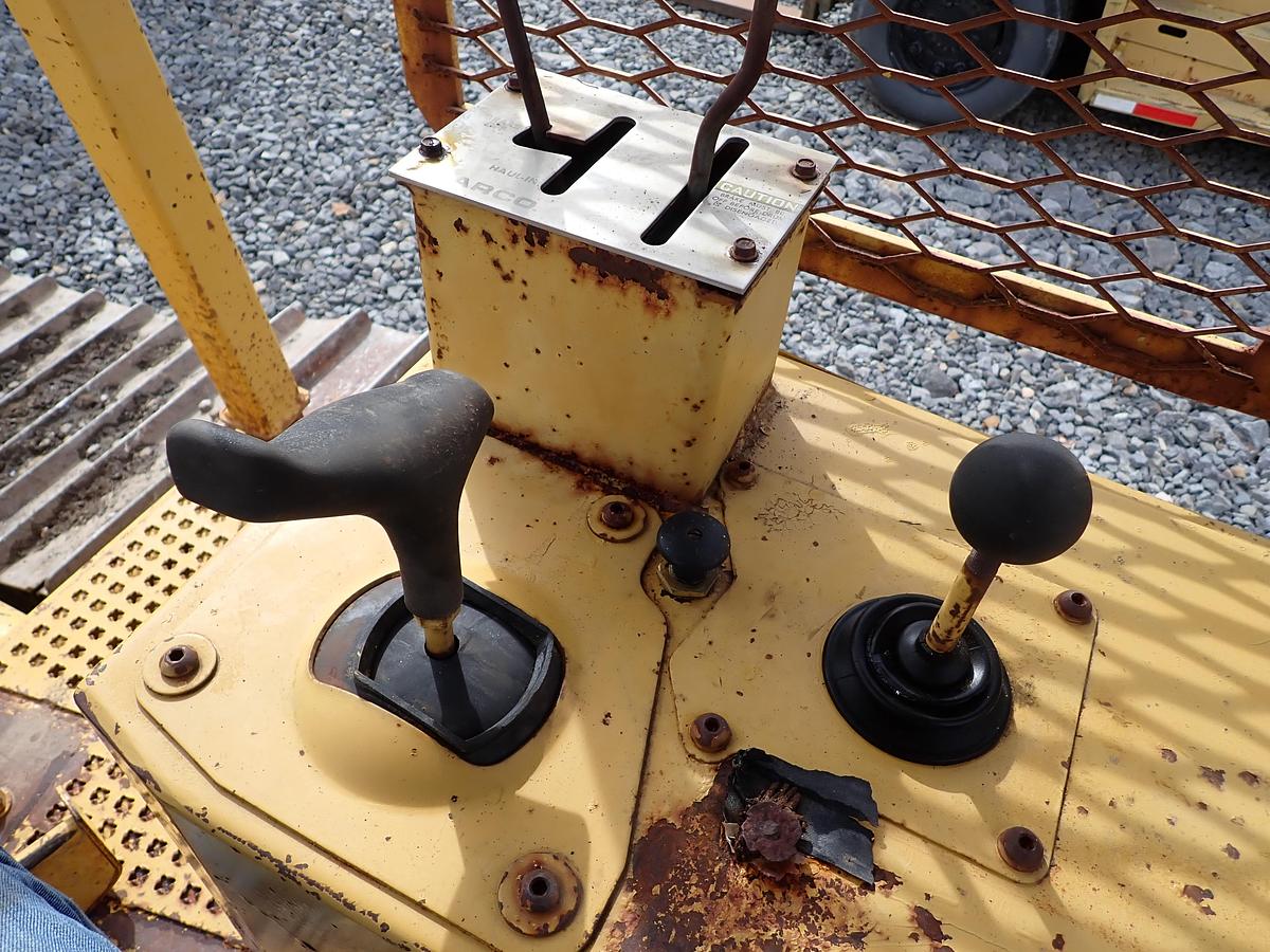 Used 1986 CAT D4H LGP Crawler Dozer DIRECT DRIVE W/ WINCH 2200 HOURS!