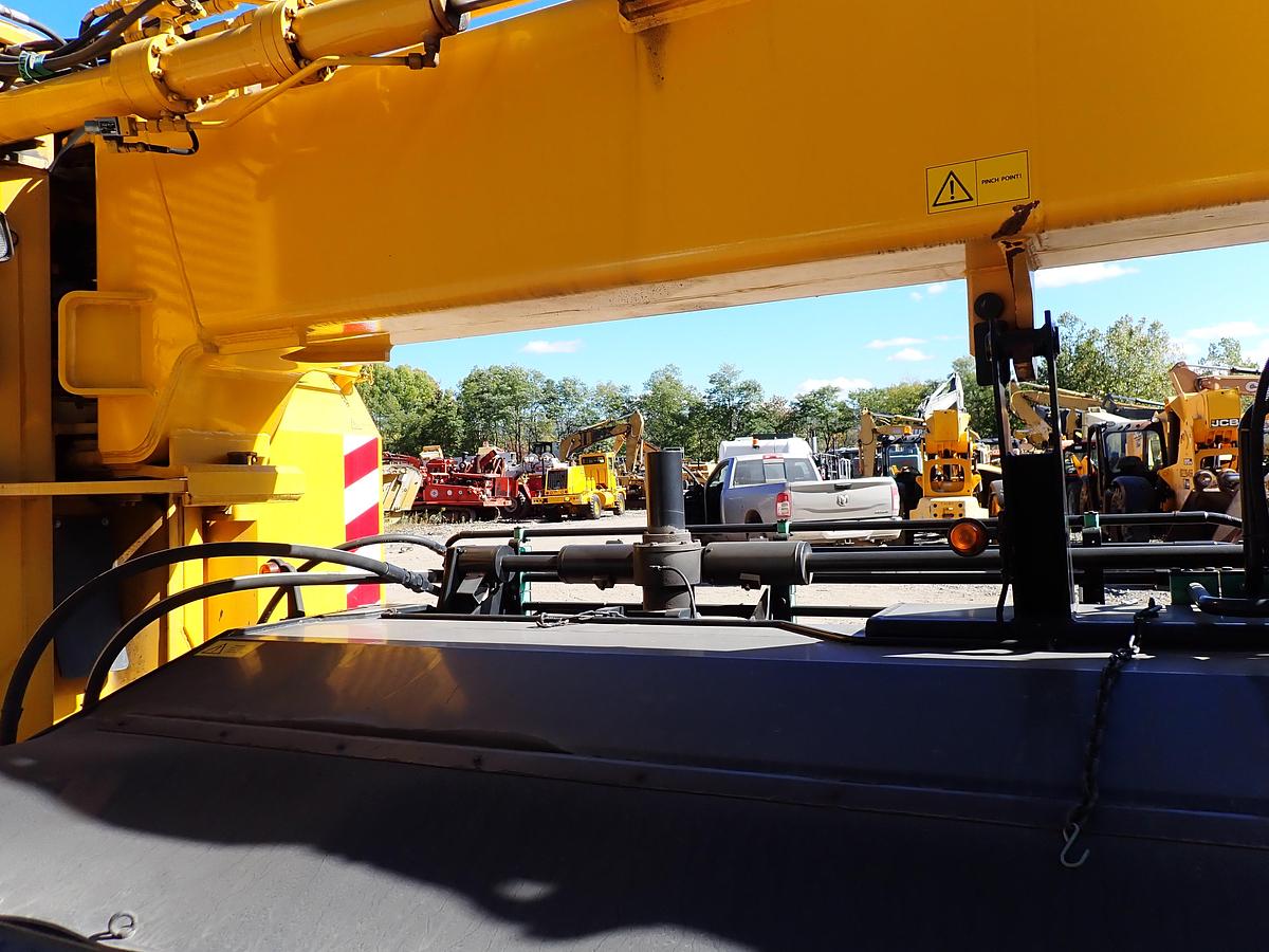 Used 2001 Vammas PSB 5500H Airport Runway Sweeper 