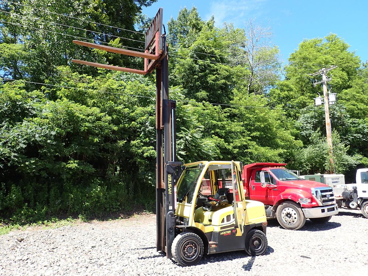 Used 2015 Hyster H80FT Diesel Forklift LOW HOURS! POSITIONERS!