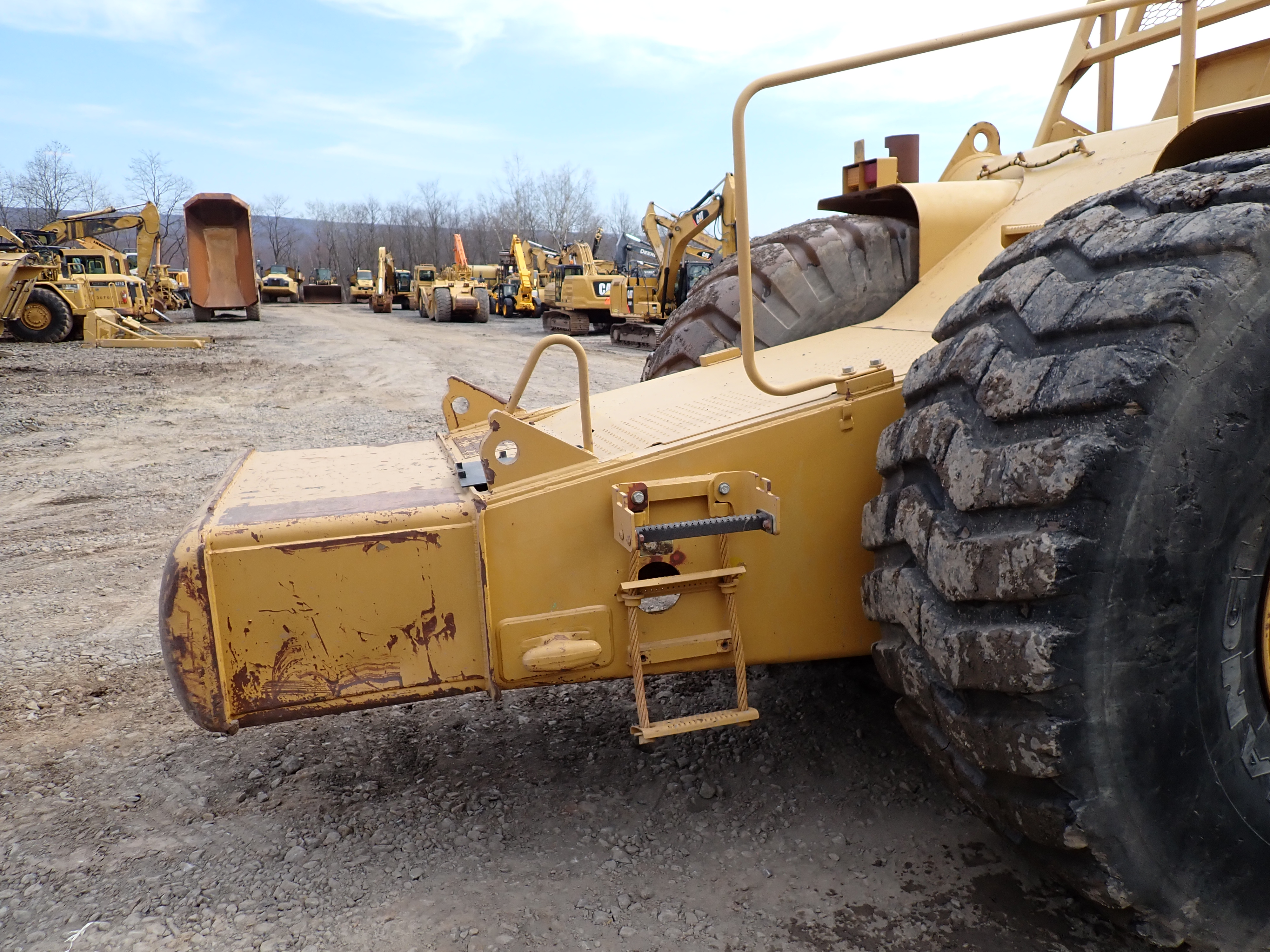 Used 2007 CAT 621G Motor Scraper