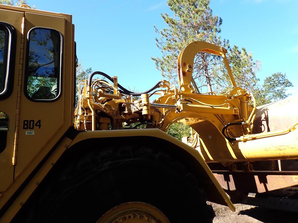 Used 2004 CAT 621G Motor Scraper