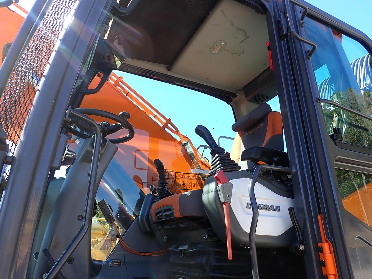 Used 2019 Doosan DX210WMH-5 Wheeled Excavator Material Handler