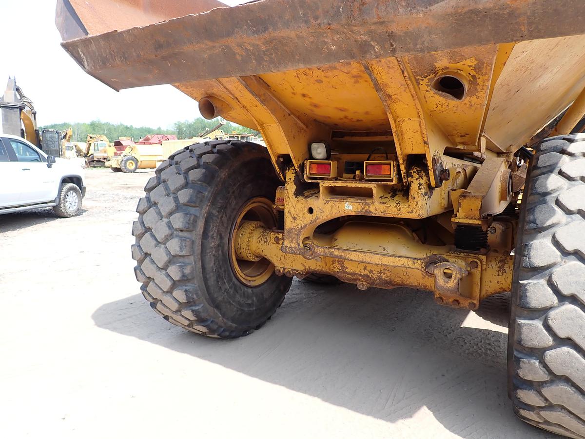 Used 2003 CAT 735