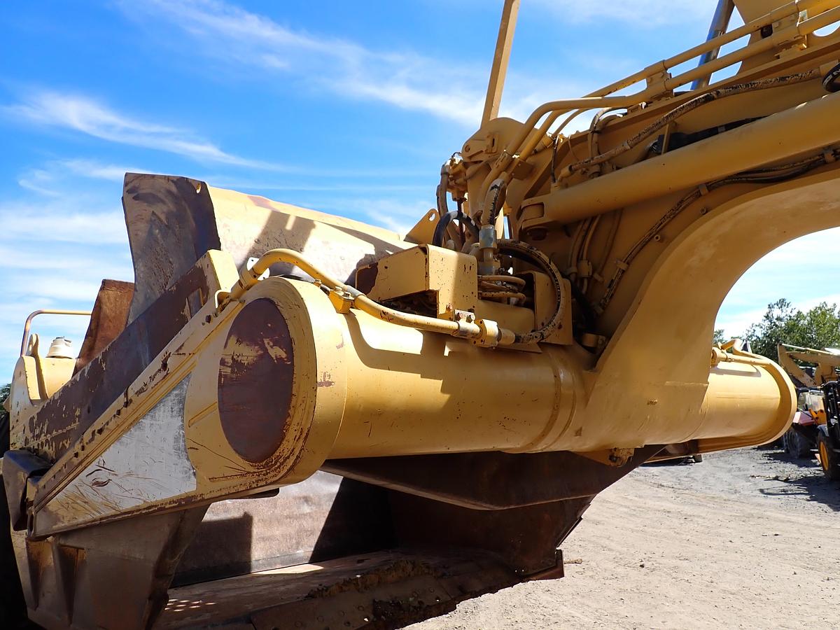 Used 2004 CAT 621G Motor Scraper
