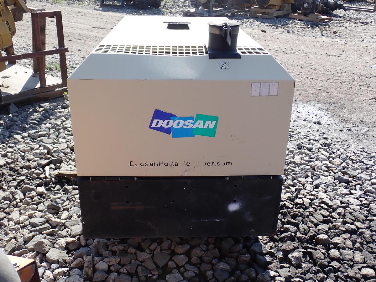 Used 2013 Doosan P90WIRU 90 CFM Air Compressor