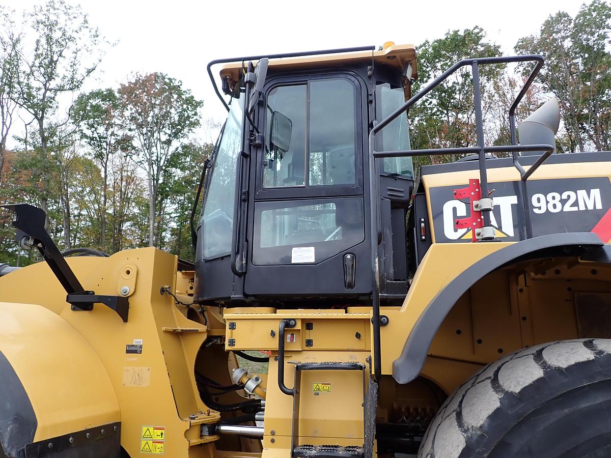 Used 2015 CAT 982M Wheel Loader