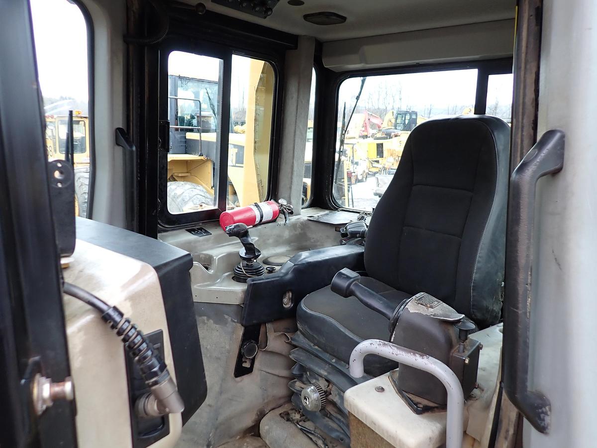 Used 2004 CAT D6R XL II