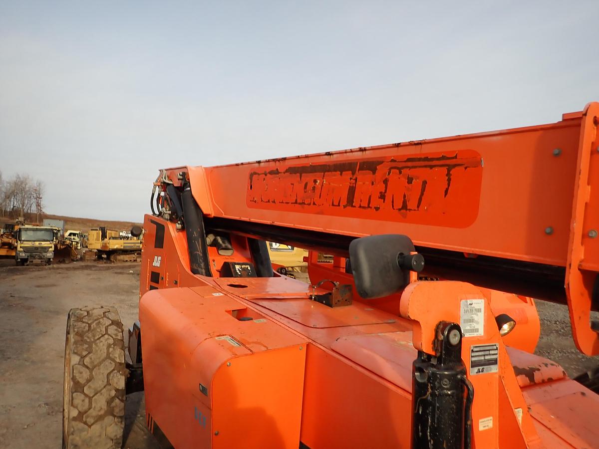 Used 2018 Skytrak 8042 8K Telehandler