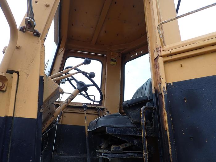 Used Dresser 530 Wheel Loader w/ FORKS & BUCKET