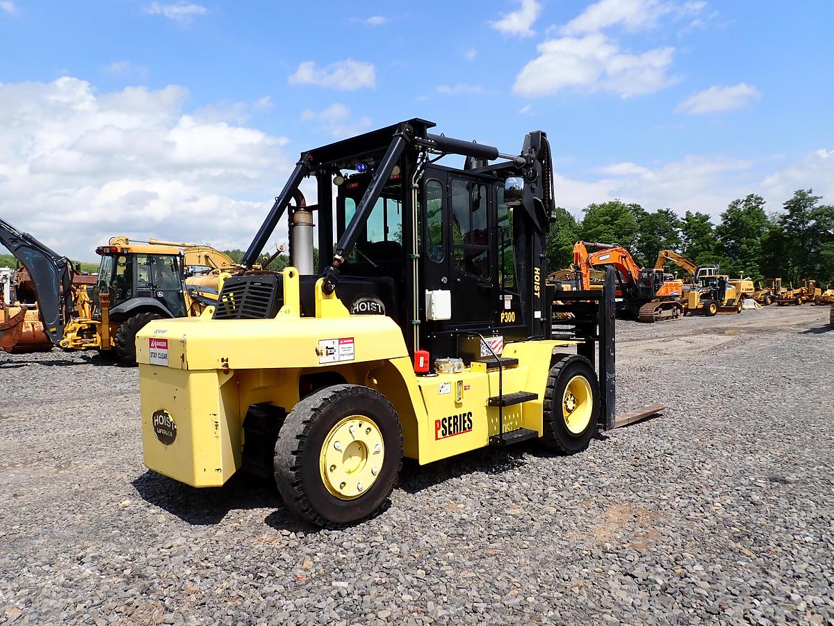 Used 2015 Hoist P300 30,000 Lb Forklift LOW HOURS!