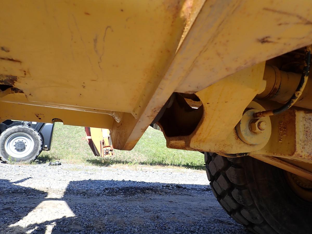 Used 2004 CAT 735 Articulated Haul Truck