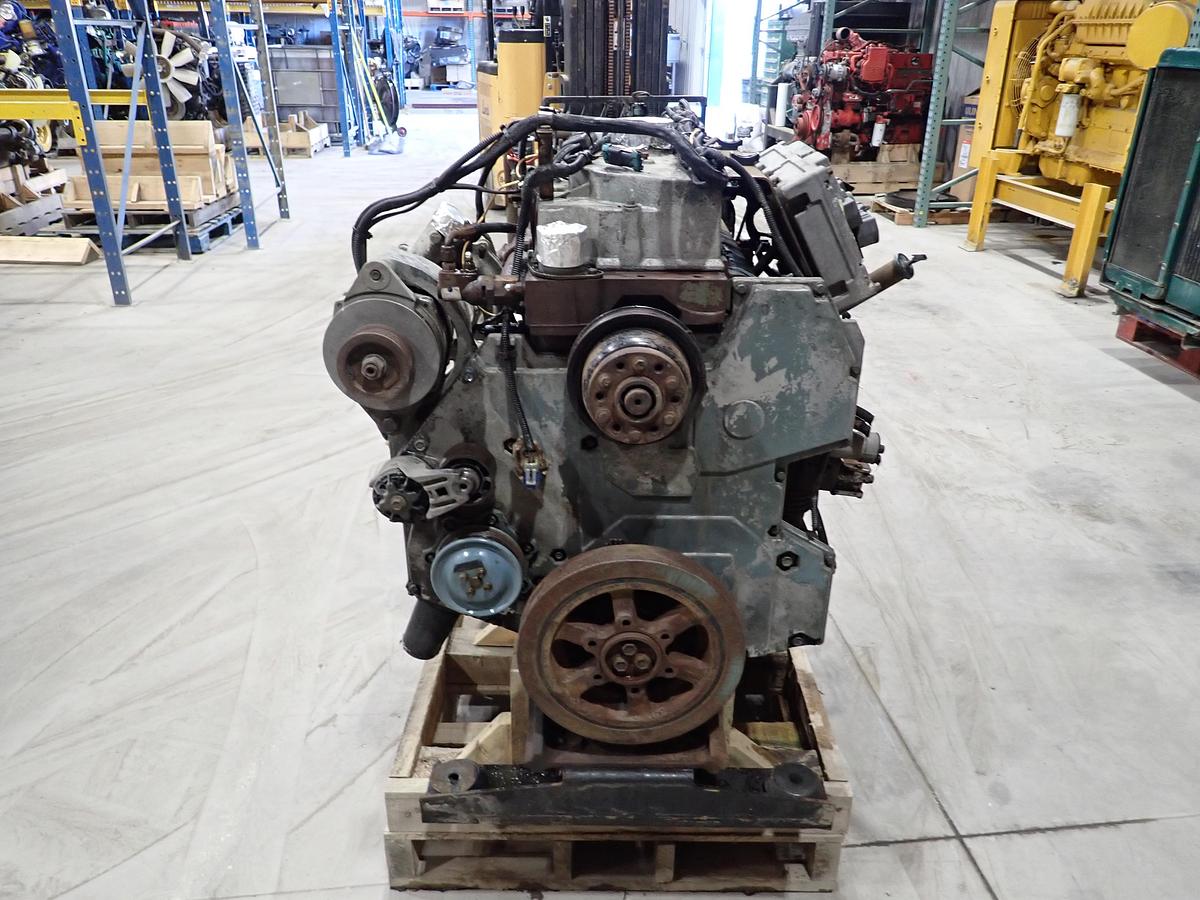 Used 2000 International DT530E Diesel Engine 300 HP INDUSTRIAL!