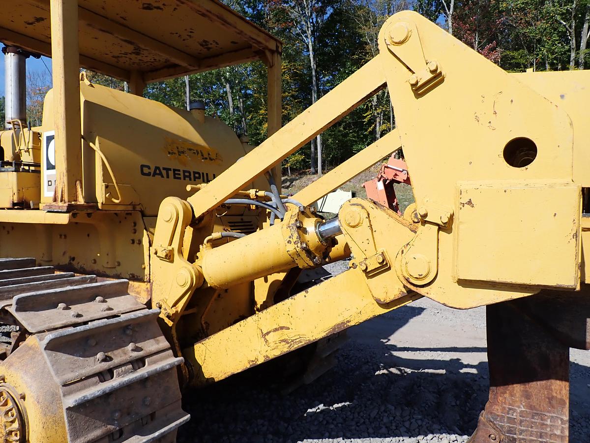 Used 1971 CAT D8H Crawler Dozer w/ RIPPER!