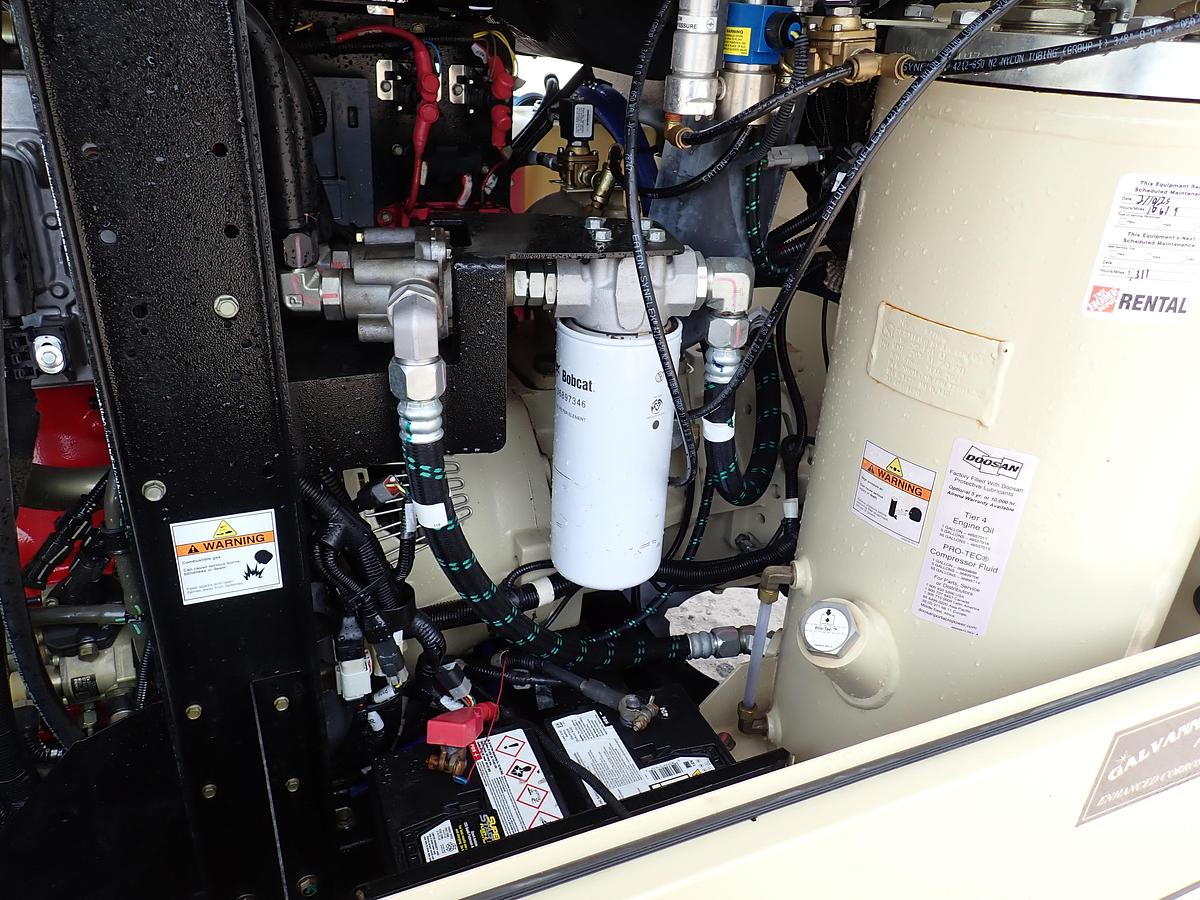 Used 2023 Doosan P425/HP375 Air Compressor 1078 HOURS