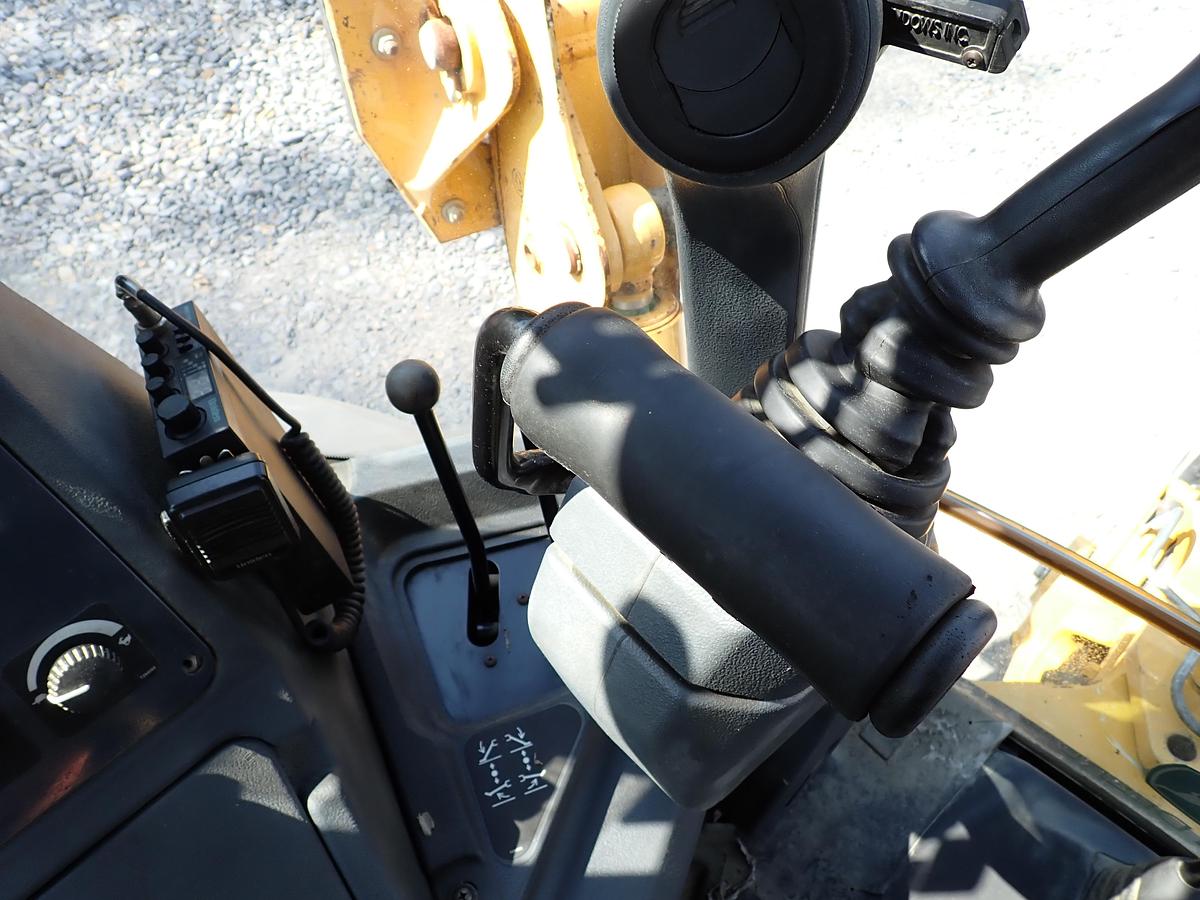 Used 2018 John Deere 410L Loader Backhoe LOADED! Q/C FORKS EXTENDAHOE