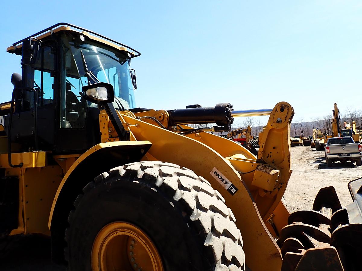Used 2019 CAT 966M Wheel Loader Q/C & FORKS