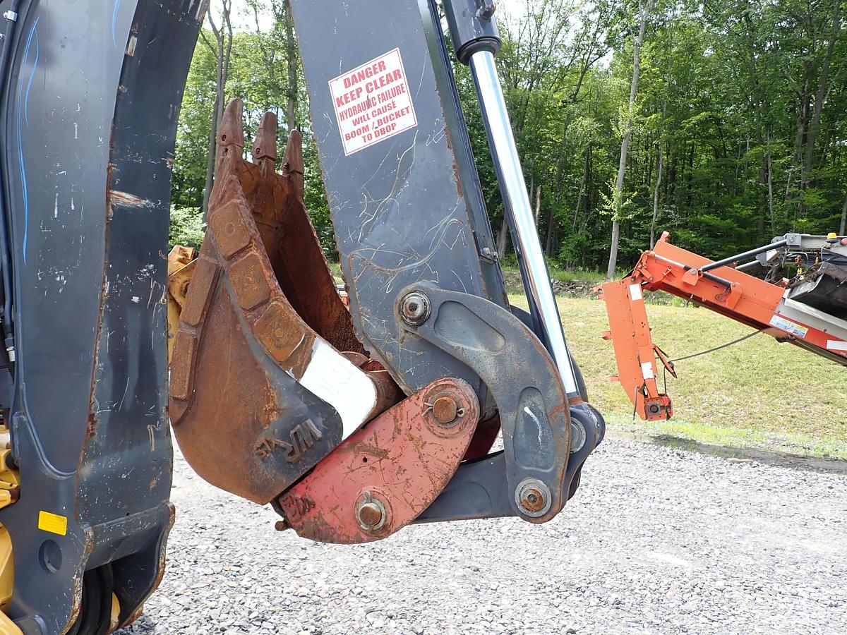 Used 2018 John Deere 410L Loader Backhoe LOADED! Q/C FORKS EXTENDAHOE