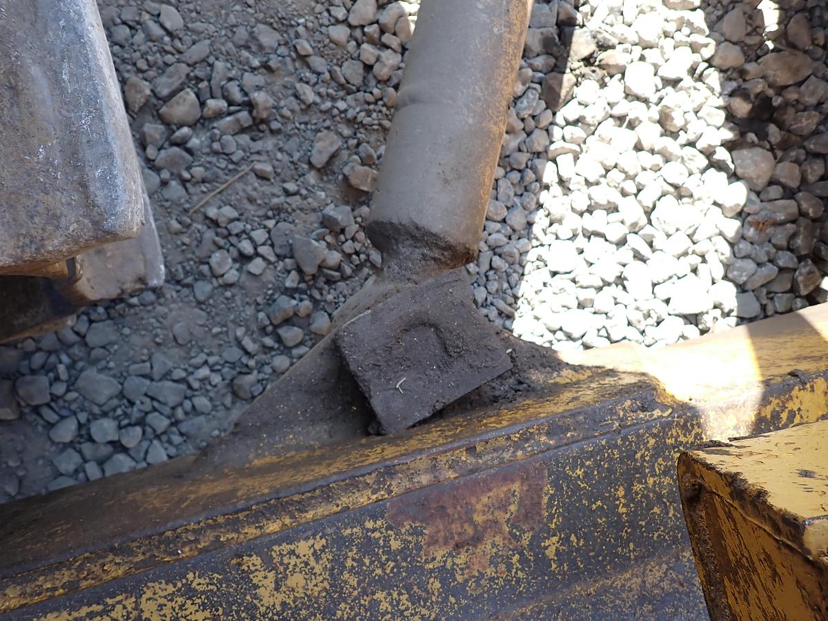 Used 1971 CAT D8H Crawler Dozer w/ RIPPER!