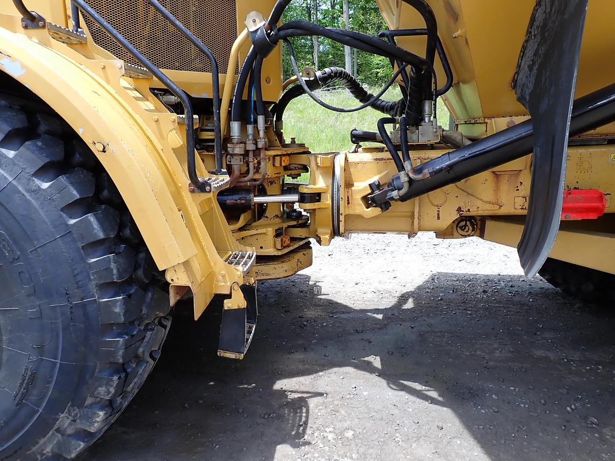 Used 2015 CAT 740B Articulated Haul Truck