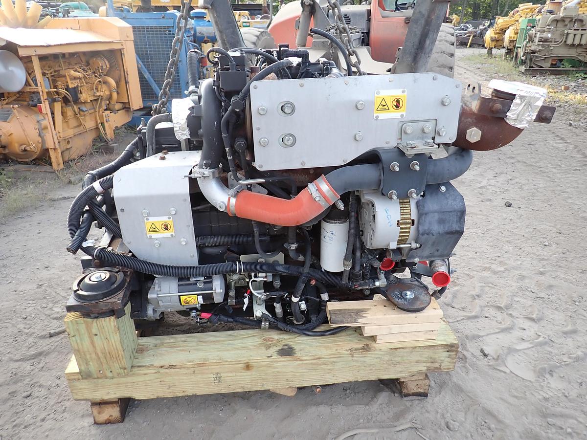 Used 2016 Komatsu SAA6D107E-3 Diesel Engine PC210LC-11 EXCAVATOR