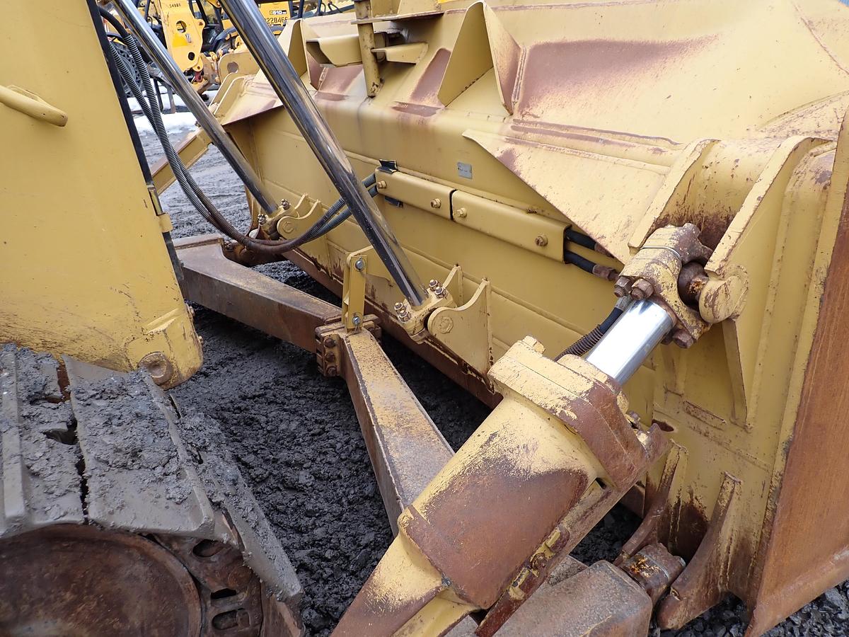 Used 2004 CAT D6R XL II