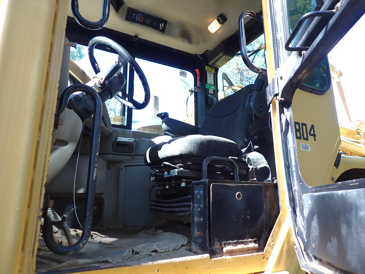Used 2004 CAT 621G Motor Scraper