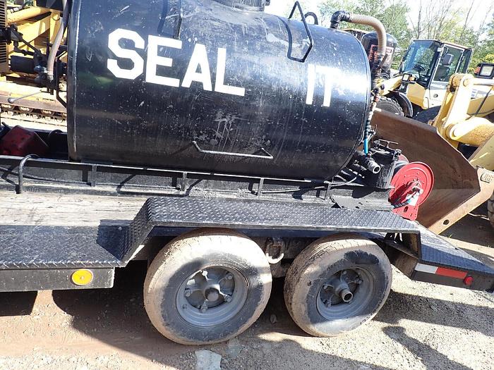 Used Sealmaster SK575 Pro Air 575 Gallon Sealcoating Machine Sealcoat WITH TRAILER