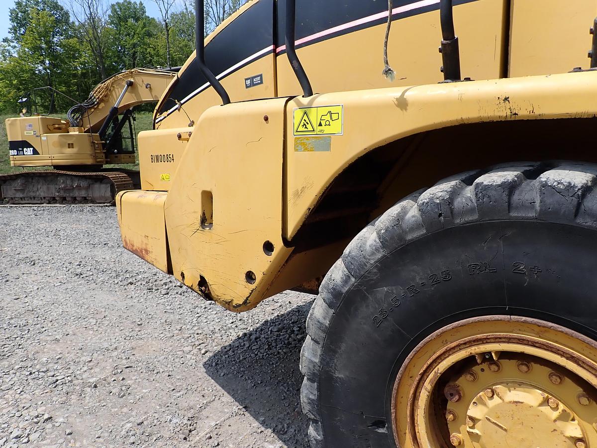 Used 2006 CAT 730