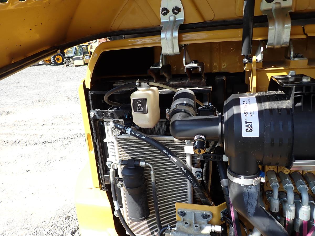 Used 2016 CAT 304E2 CR Mini Excavator HYDRAULIC THUMB!