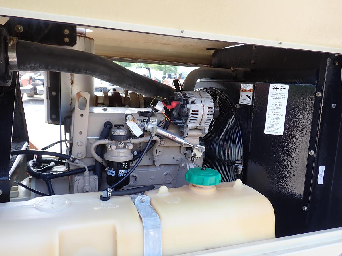 Used 2013 Doosan P185WJD-T4I 185 CFM Air Compressor 224 HOURS!